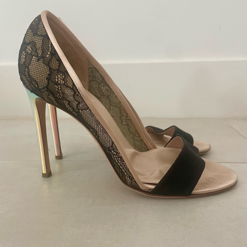 Giambattista Valli Lacey Black & Cream Stiletto Heels with Pointed Toe